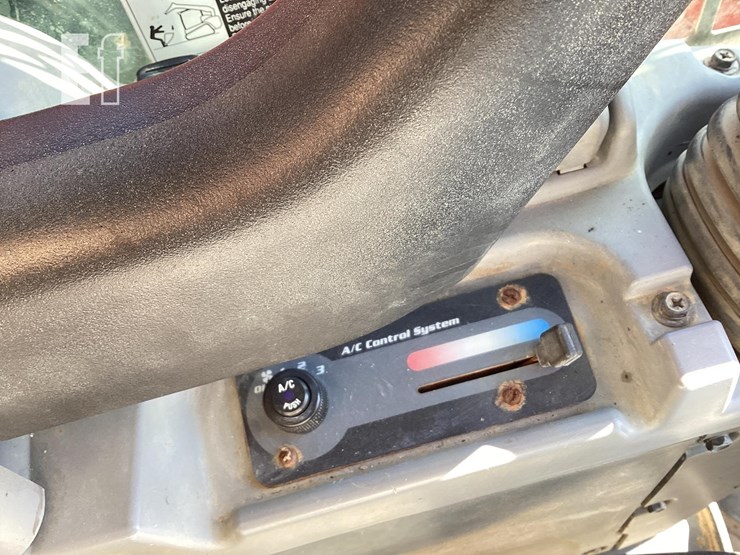 2017-kubota-svl95-2-image-19