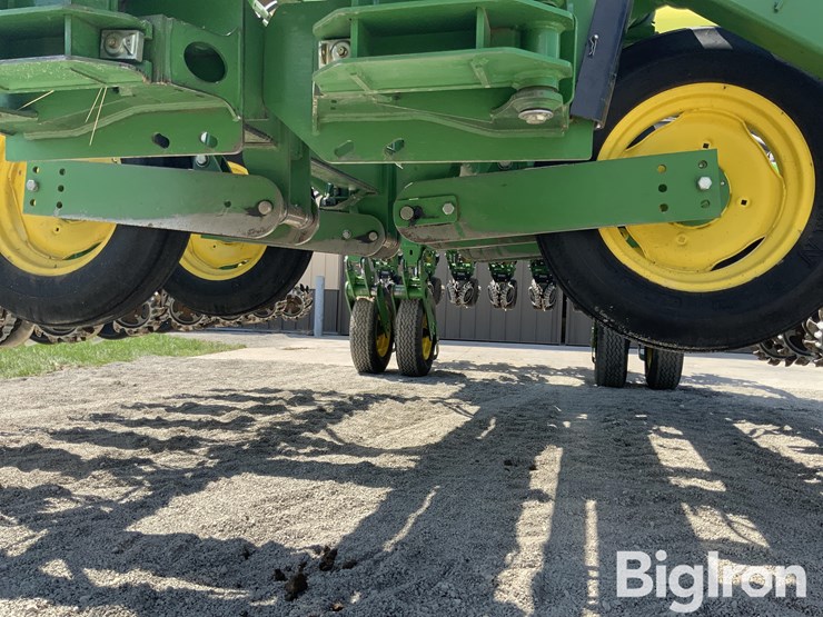 2014-john-deere-1790-image-16