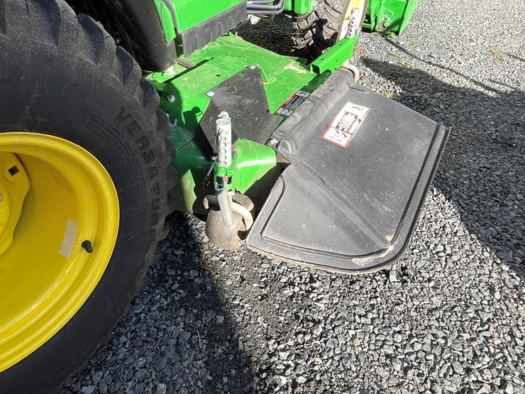 2024-john-deere-1025r-image-31