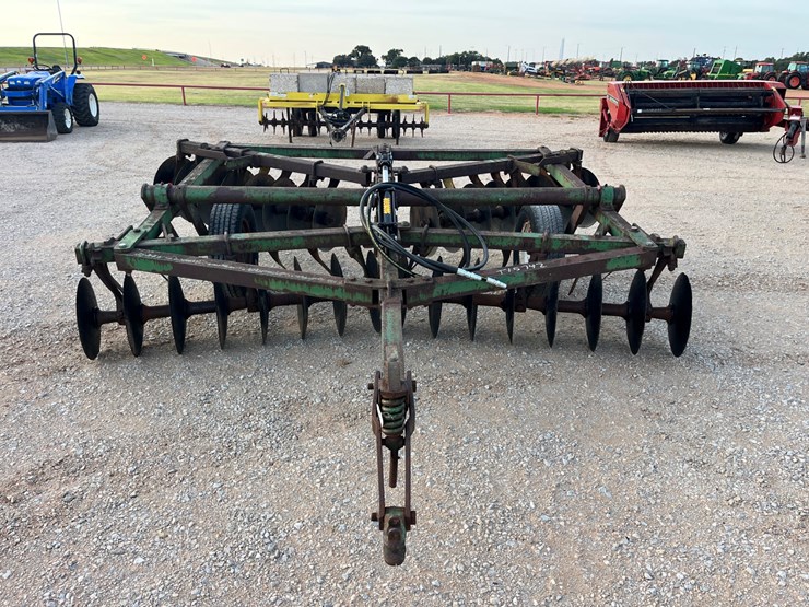 john-deere-bw-image-3