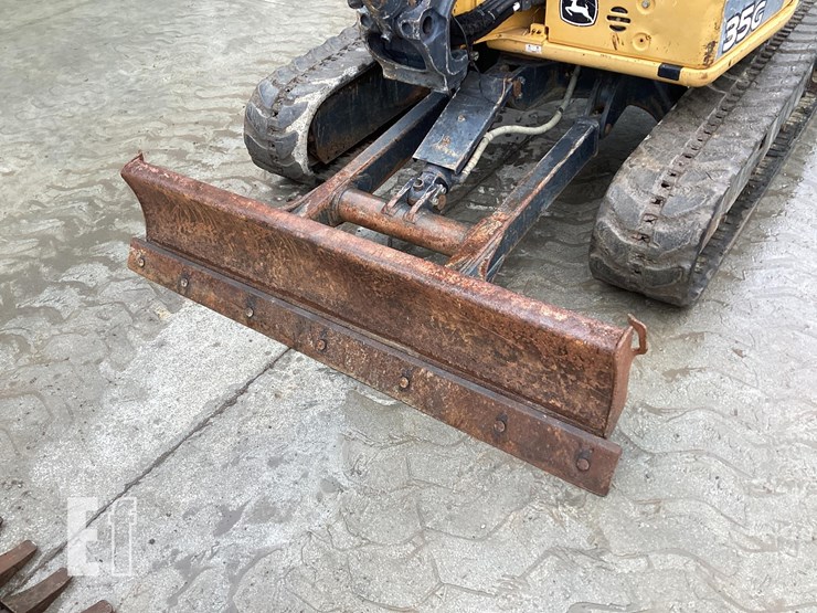 2015-deere-35g-image-11