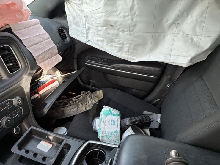 2021-dodge-charger-sedan-image-13