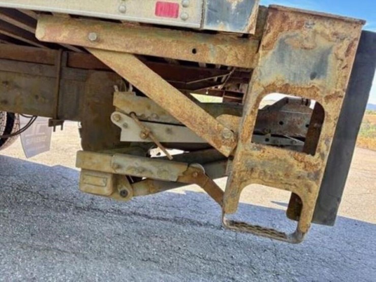 2013-ford-f750-xl-image-33