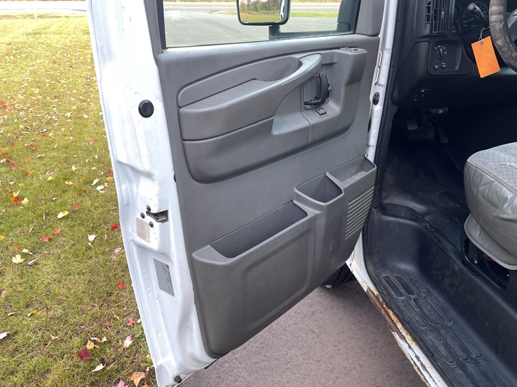 2007-chevrolet-g3500-image-59