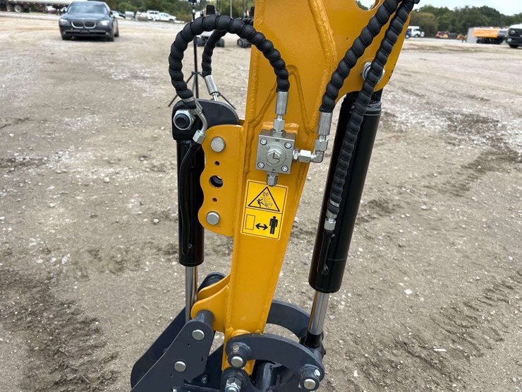 2025-sdlanch-sdle18p-mini-excavator-image-14