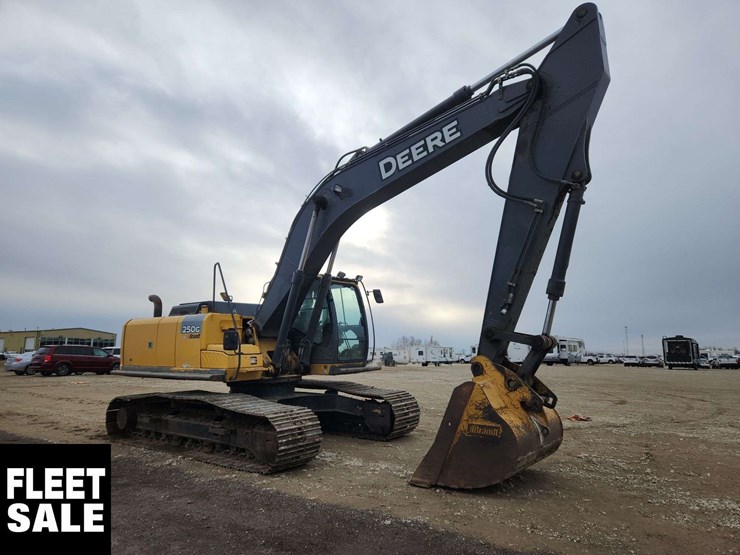 2013-john-deere-250g-excavator-image-2