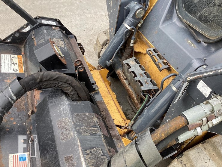 2020-deere-331g-image-10