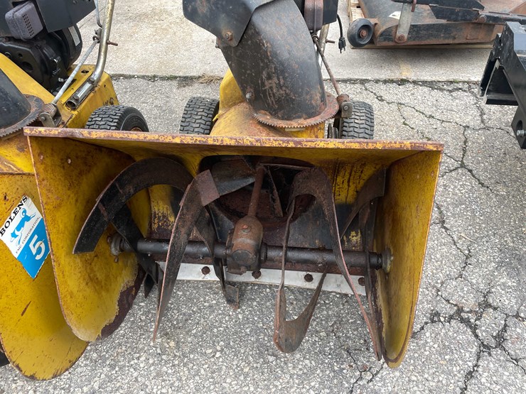 #14035-•-(2)-bolens-24"-snow-blower-(o4)-image-9