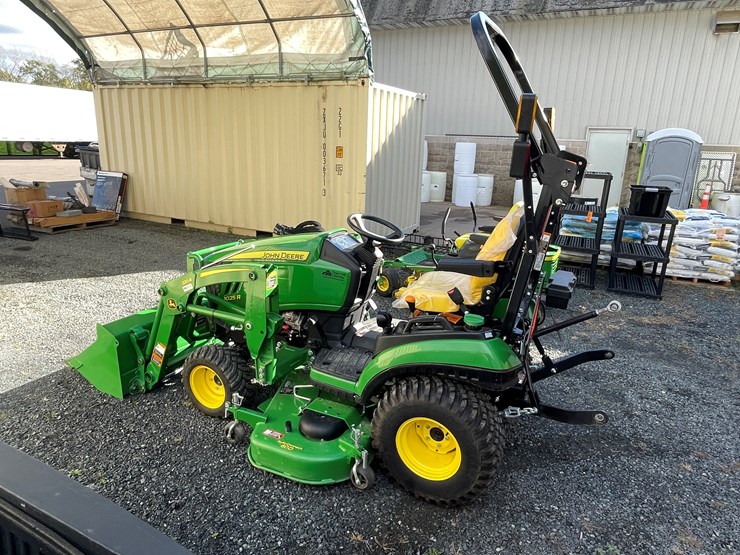 2024-john-deere-1025r-image-7