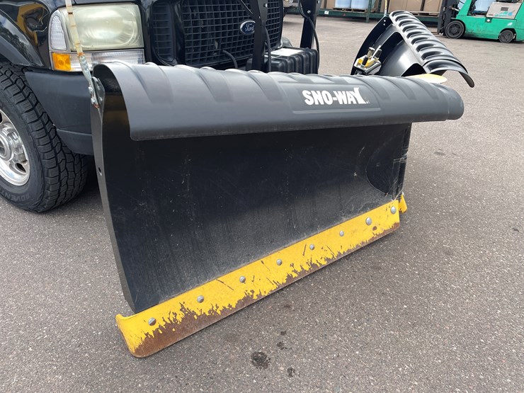 2003-ford-excursion-image-18