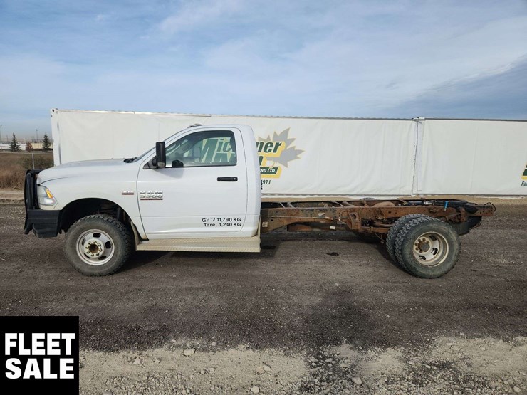 2017-ram-3500-4x4-s/a-cab-&-chassis-image-19