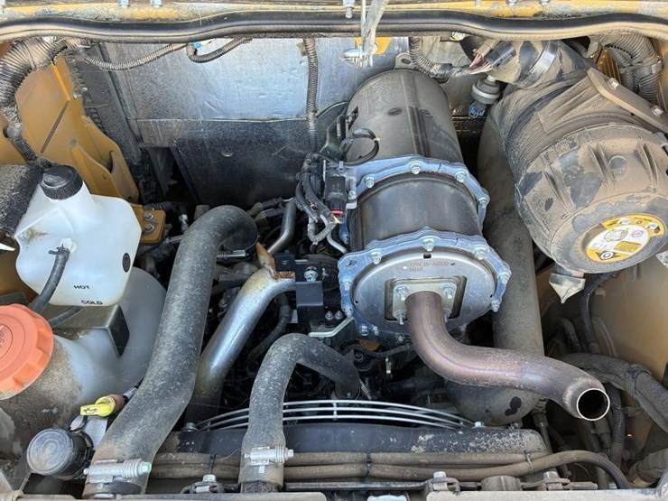 2024-deere-316gr-image-11