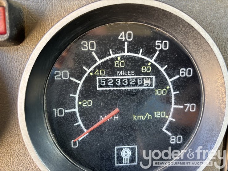 2007-kenworth-t270-image-25