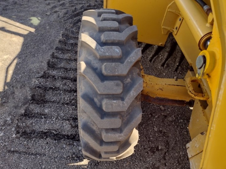 2005-deere-310sg-image-22