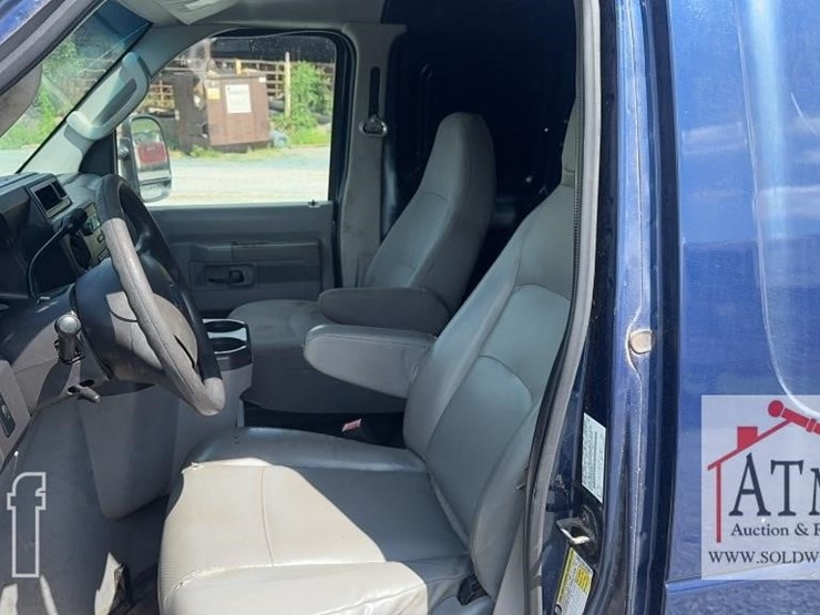 2011-ford-e350-image-6