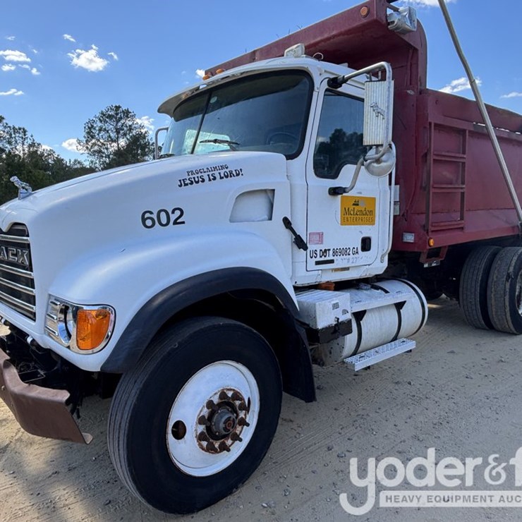 2003 Mack CV713 GRANITE