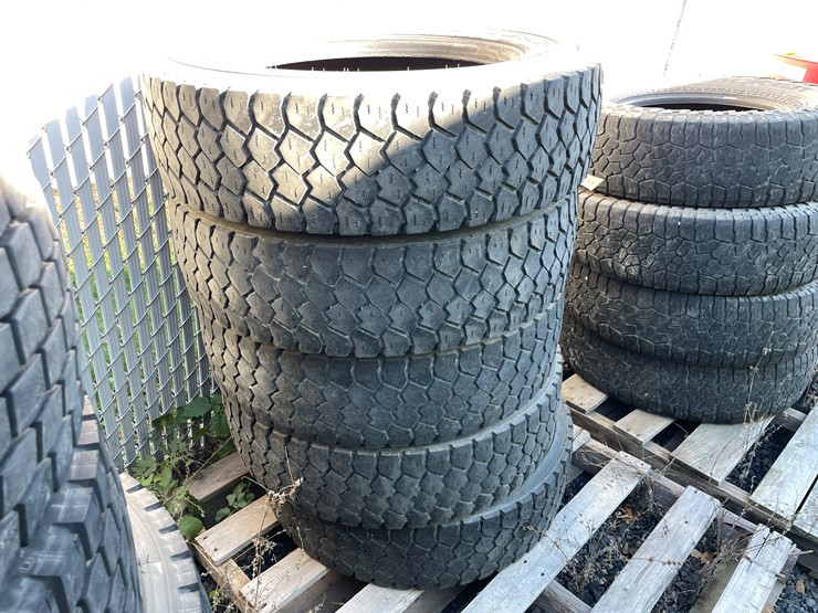 #5702-•-(5)-goodyear-g622-rsd19.5-tires-image-2