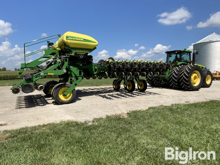 2014-john-deere-1790-image-12