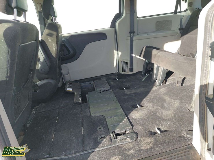 2016-dodge-grand-caravan-image-14