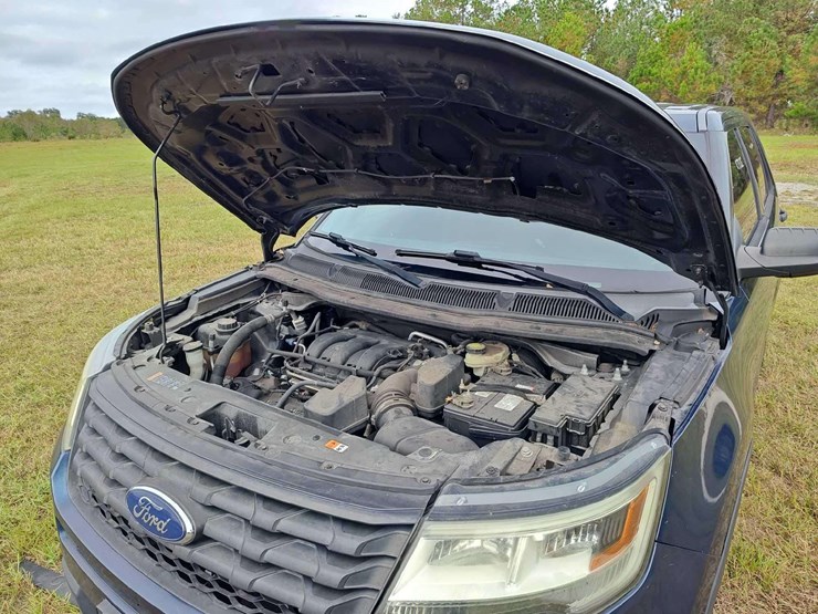 2016-ford-explorer-image-29