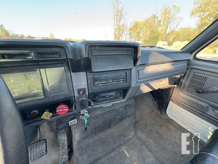 1996-ford-f800-image-18