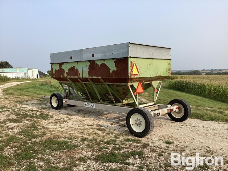 parker-gravity-flow-wagon-on-circle-k-running-gear-image-7