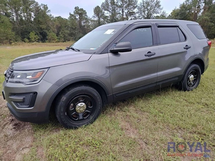 2016-ford-explorer-image-1