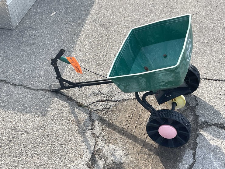 #14024-•-pull-type-lawn-spreader-(o3)-image-4