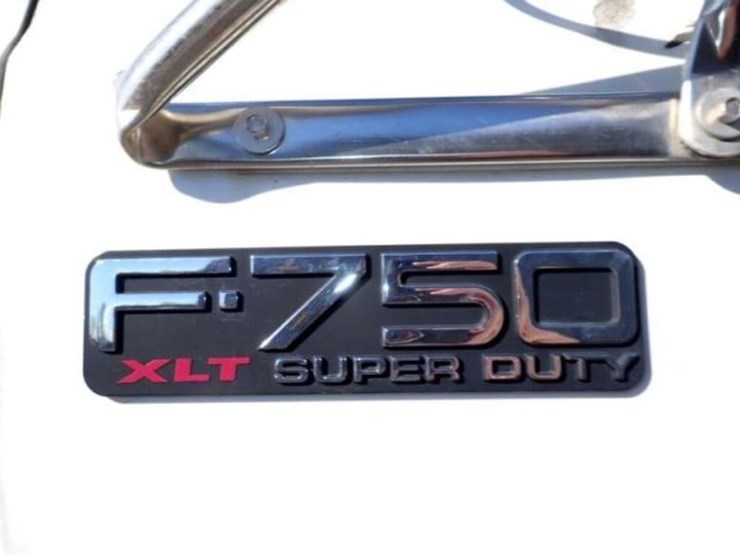 2013-ford-f750-image-23