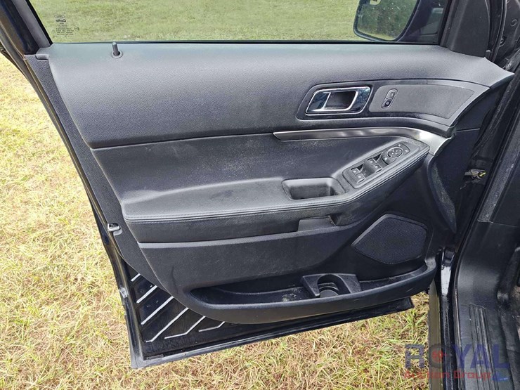 2018-ford-explorer-image-31