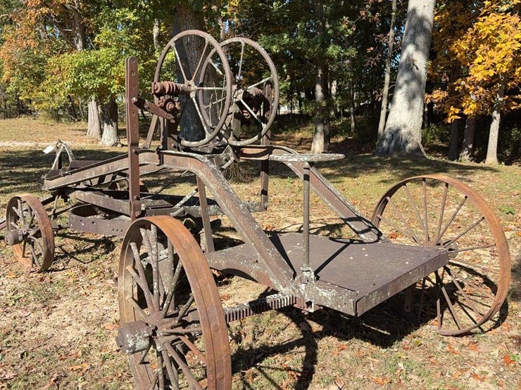 pull-type-road-grader,-steel-wheels-image-7