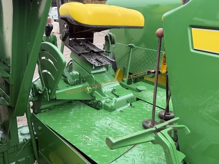 john-deere-2940-image-33