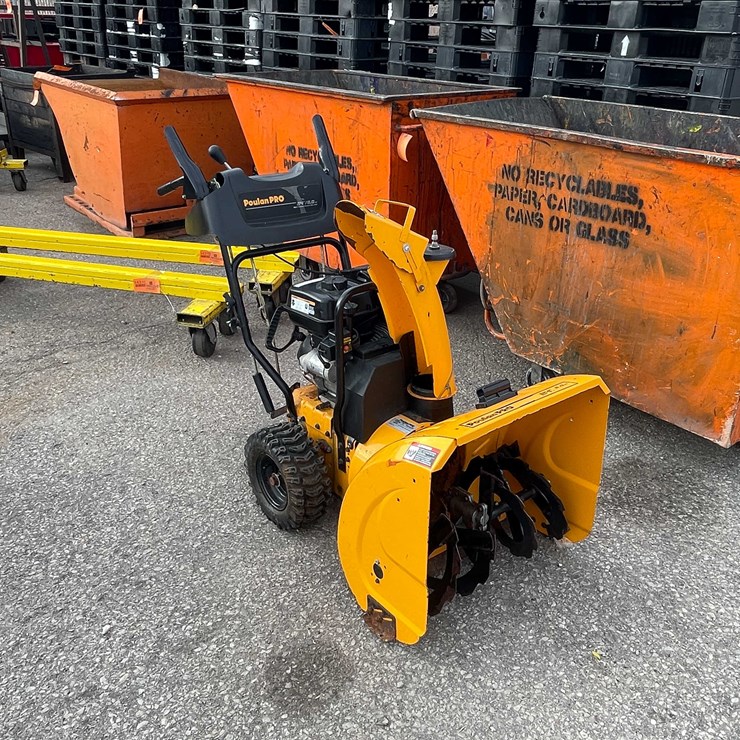 #14074 • Poulan Pro 24" Snowblower (O11)
