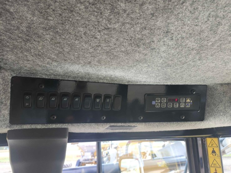 2018-agchem-9300b-terragator-image-31