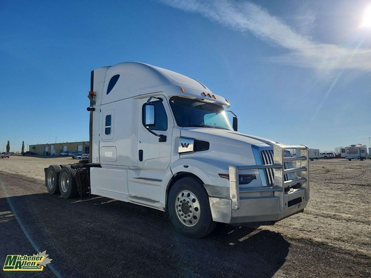 2024-western-star-57x-image-2