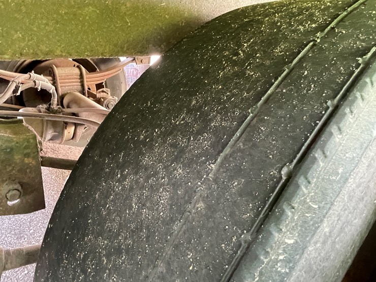 1996-utility-53'-image-33