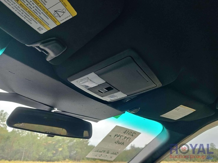 2016-ford-explorer-image-33