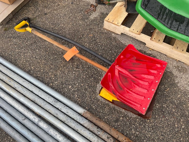 #14059-•-(2)-snow-shovels-(o4)-image-1