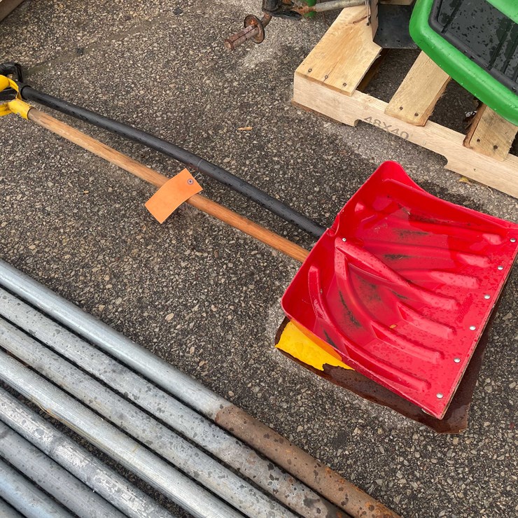 #14059 • (2) Snow Shovels (O4)