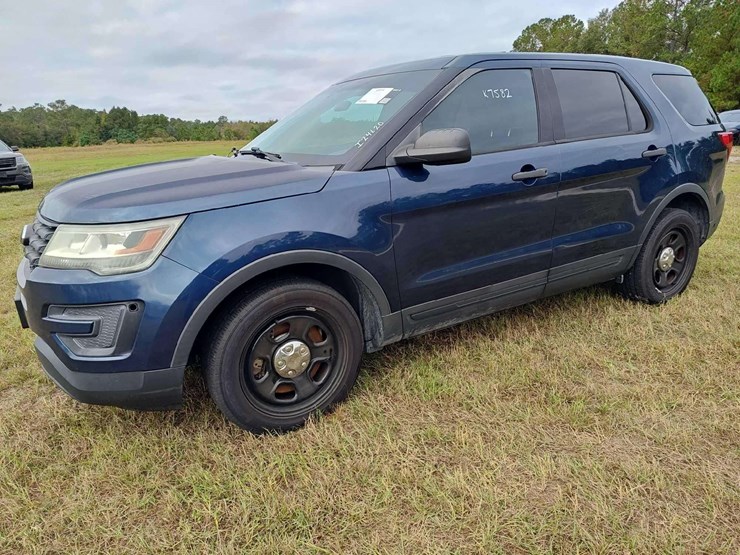 2016-ford-explorer-image-1