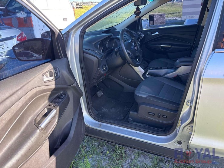 2015-ford-escape-image-8