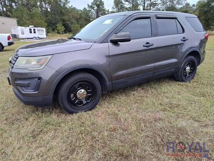 2016-ford-explorer-image-1