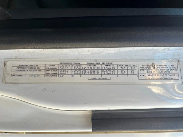 2015-peterbilt-579-image-25