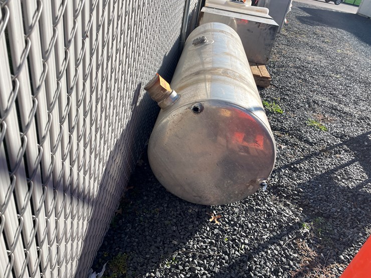 #5679-•-aluminum-120-gallon-fuel-tank-image-3