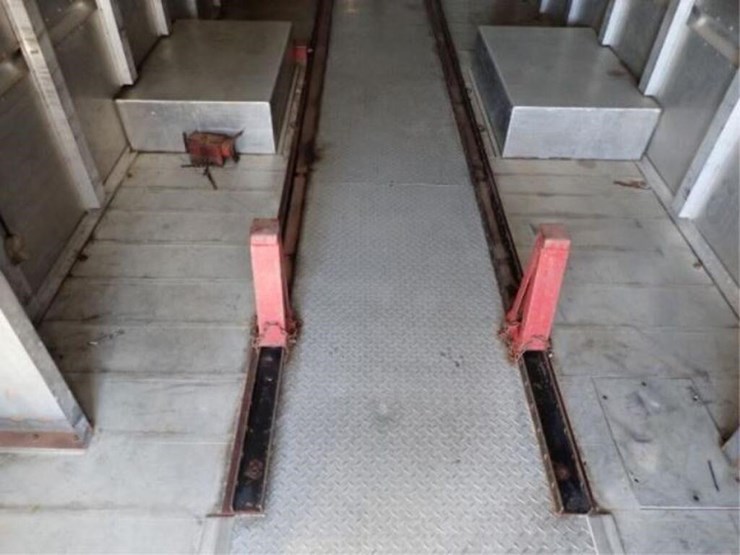 2015-freightliner-mt55-image-38