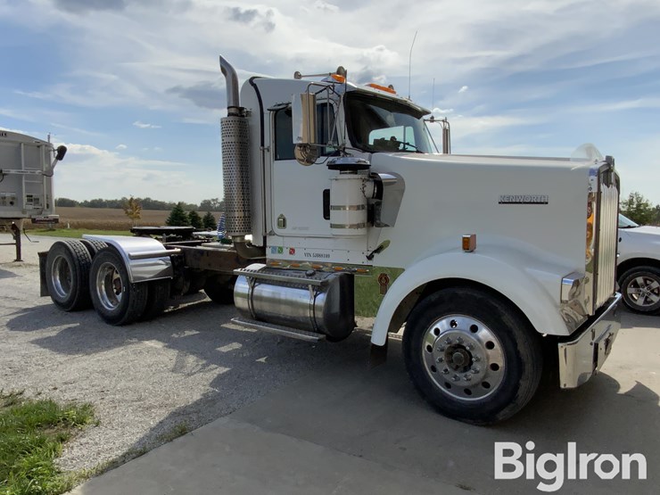 2005-kenworth-w900-image-3