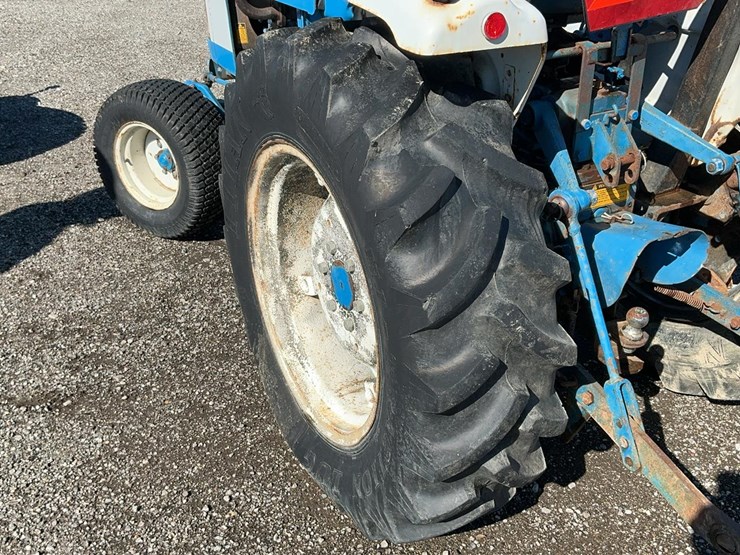 1983-ford-1510-image-19