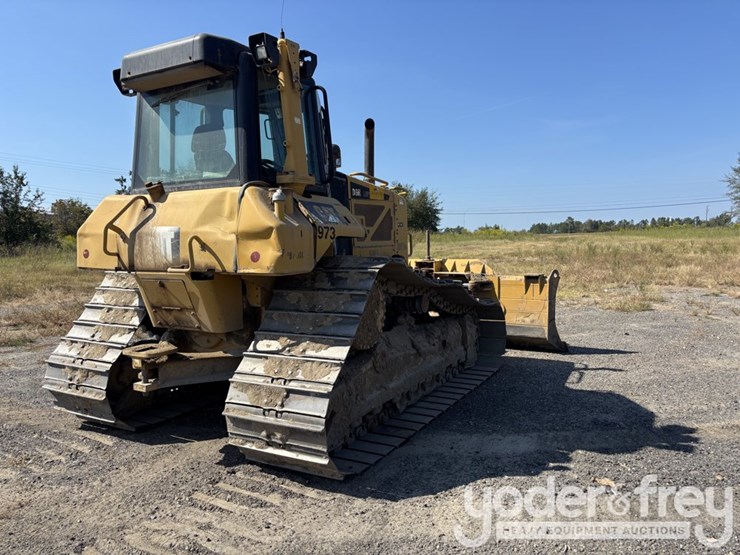 2013-caterpillar-d6n-lgp-image-5