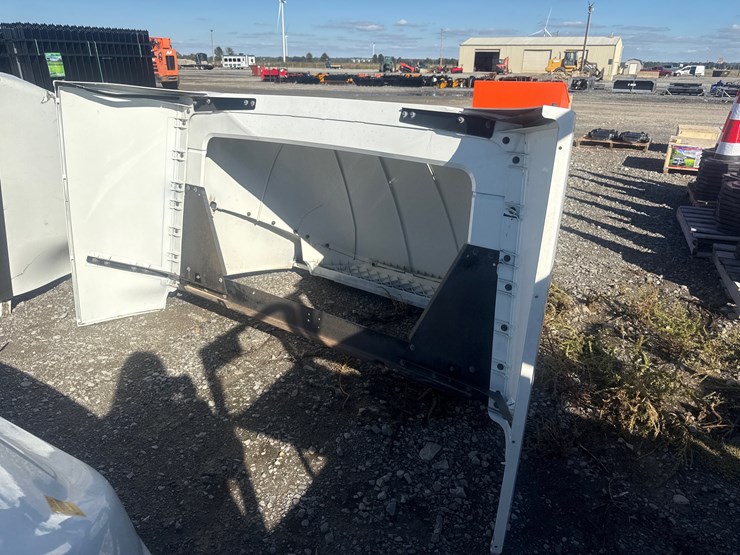 #28388-•-semi-truck-wind-deflector-image-4