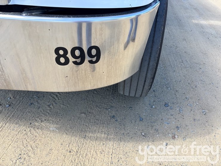 2020-peterbilt-348-image-10